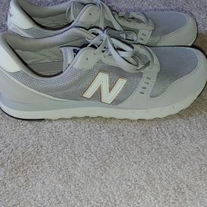 New Balance 311 Sneakers